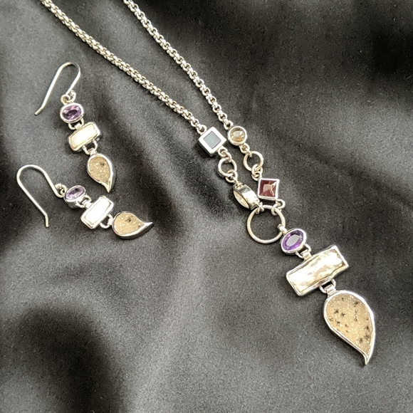 Necklace and earrings set NWOT - Picture 2 of 6